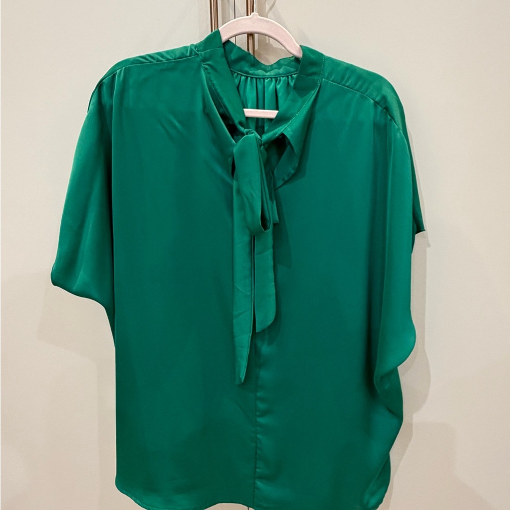 Elegant Green Women's Blouse